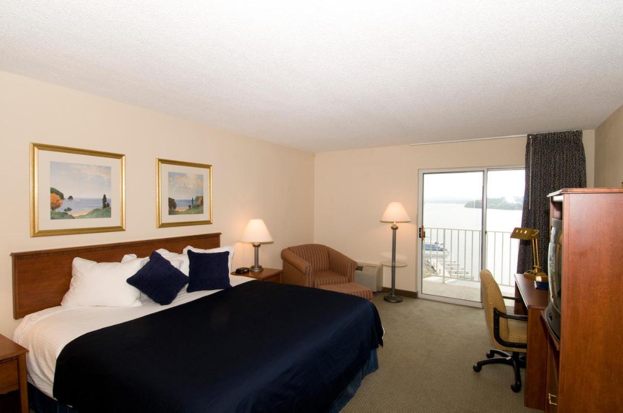 Baymont On The Lake By Wyndham Hot Springs Bagian luar foto